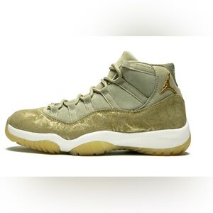 Sz 7 WMNS AIR JORDAN 11 RETRO
"Neutral Olive"